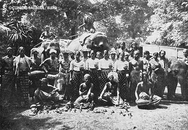 1924: John Hagenbeck's Village da Ceylan (The Ceylon Village)